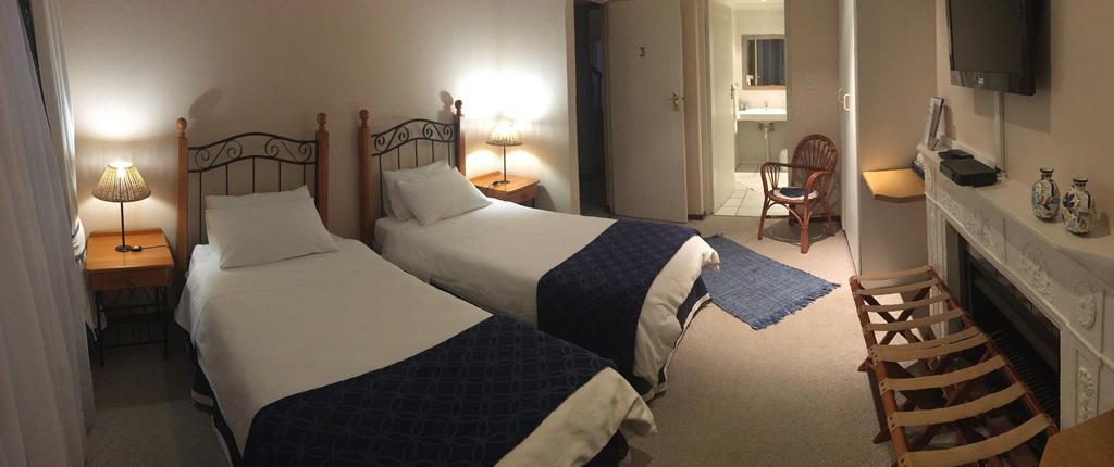 Four Pines Lodge Hermanus Bagian luar foto