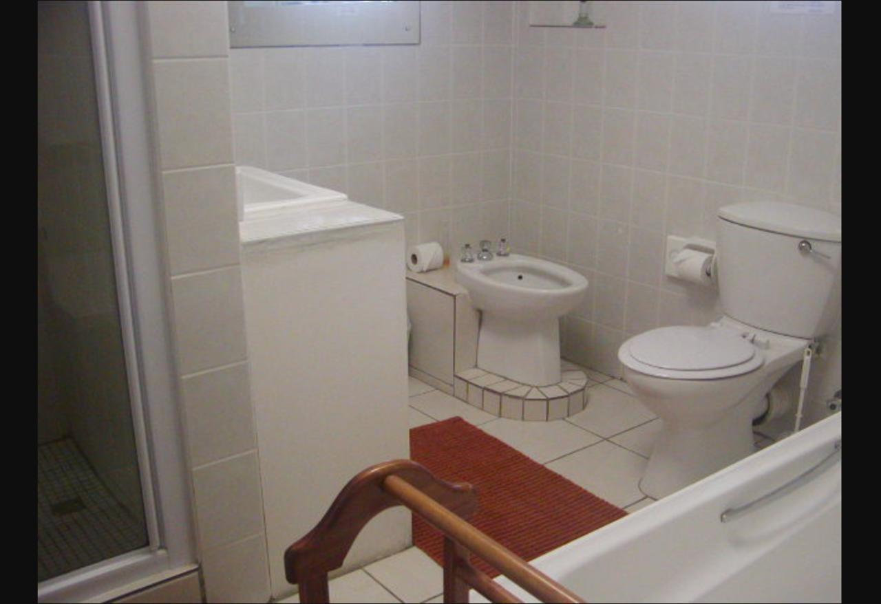 Four Pines Lodge Hermanus Bagian luar foto