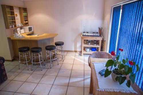 Four Pines Lodge Hermanus Bagian luar foto